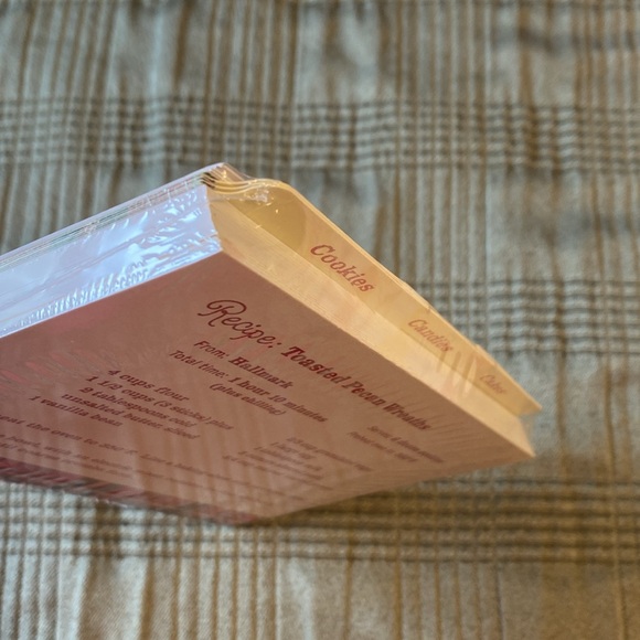 Retired/Rare Hallmark 2AD4400 Christmas Cookie Recipe Book - Picture 4 of 6